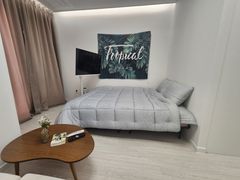 J2๐Fully-furnished Studio Apartment with a G 10th image