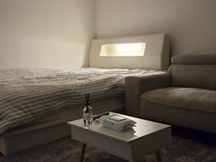 A studio apartment you'll want to stay in 1th image
