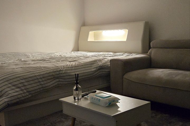 A studio apartment you'll want to stay in 1th image