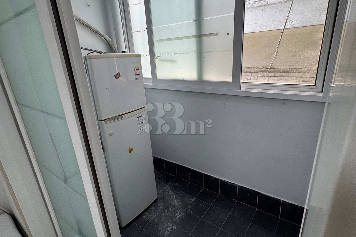 Studio apartment in a quiet residential area. 4th image