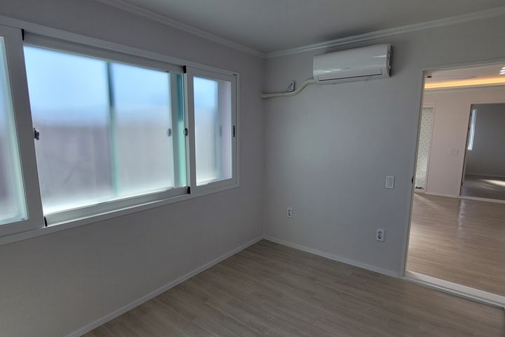 Hotel-style residence 4th image