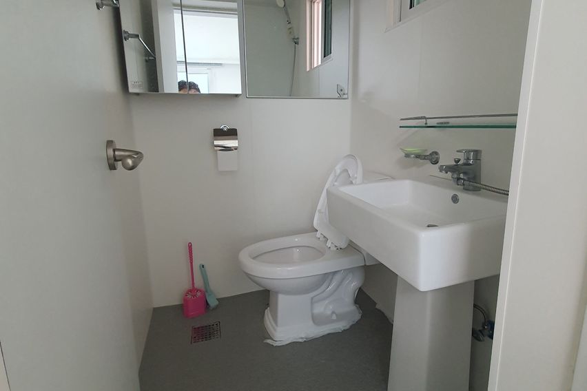 Minimalist Detached House 8th image