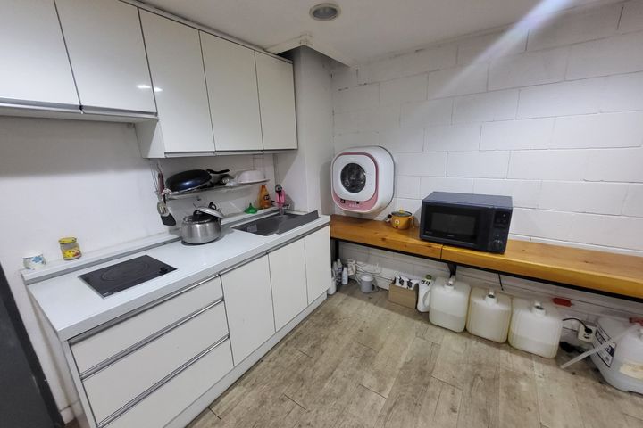 Standard room, one double bed 6th image