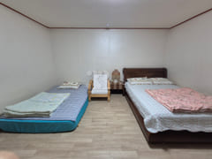 Fully-furnished Two-Room Apartment (4 beds) 6th image