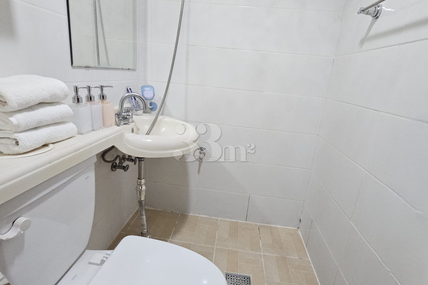 A room with a stylish vibe near Gwangju Cheom 9th image