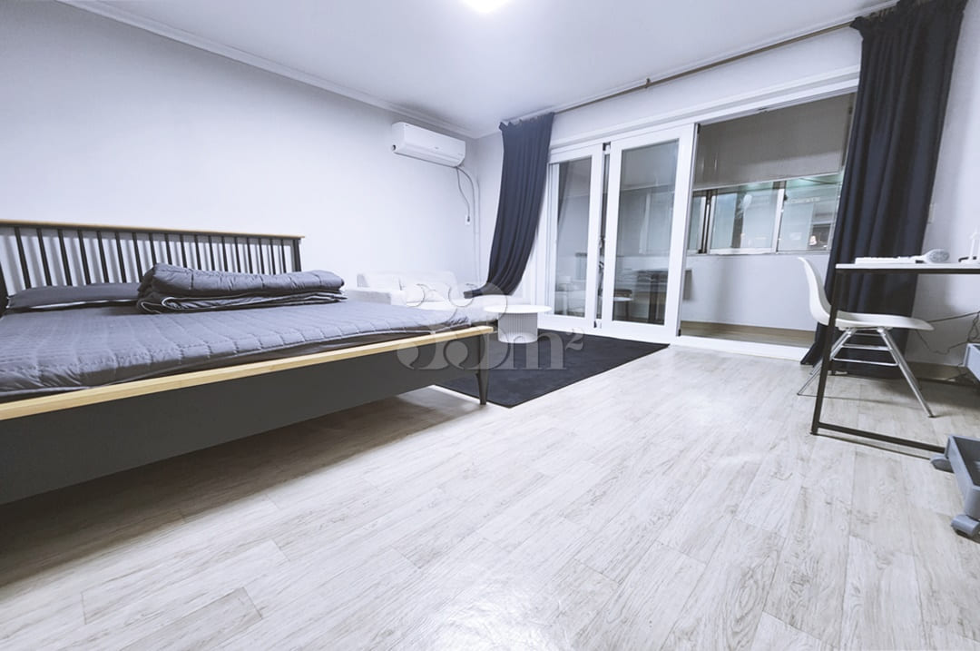 Fully furnished two-room unit, 5 minutes from 0th image
