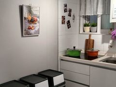 Room 401 6th image