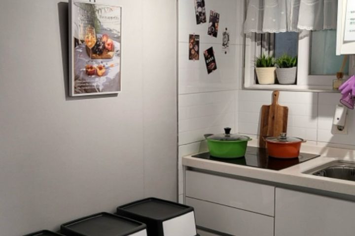 Room 401 6th image