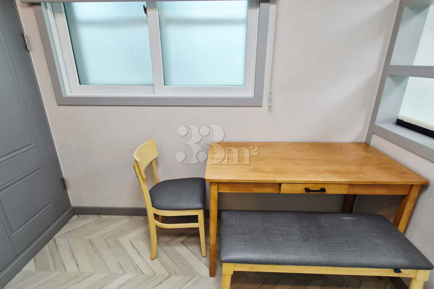 Located near City Hall Station in Dunsan-dong 3th image