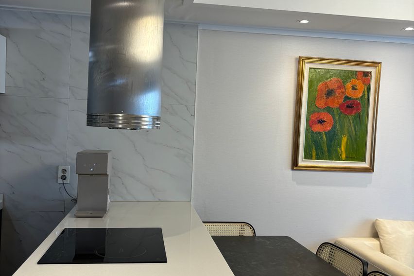 Apgujeong Hyundai Apartment 4th image