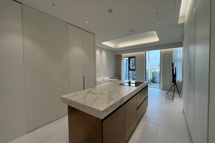 Cheongdam New Two-Room Apartment with Full Op 3th image