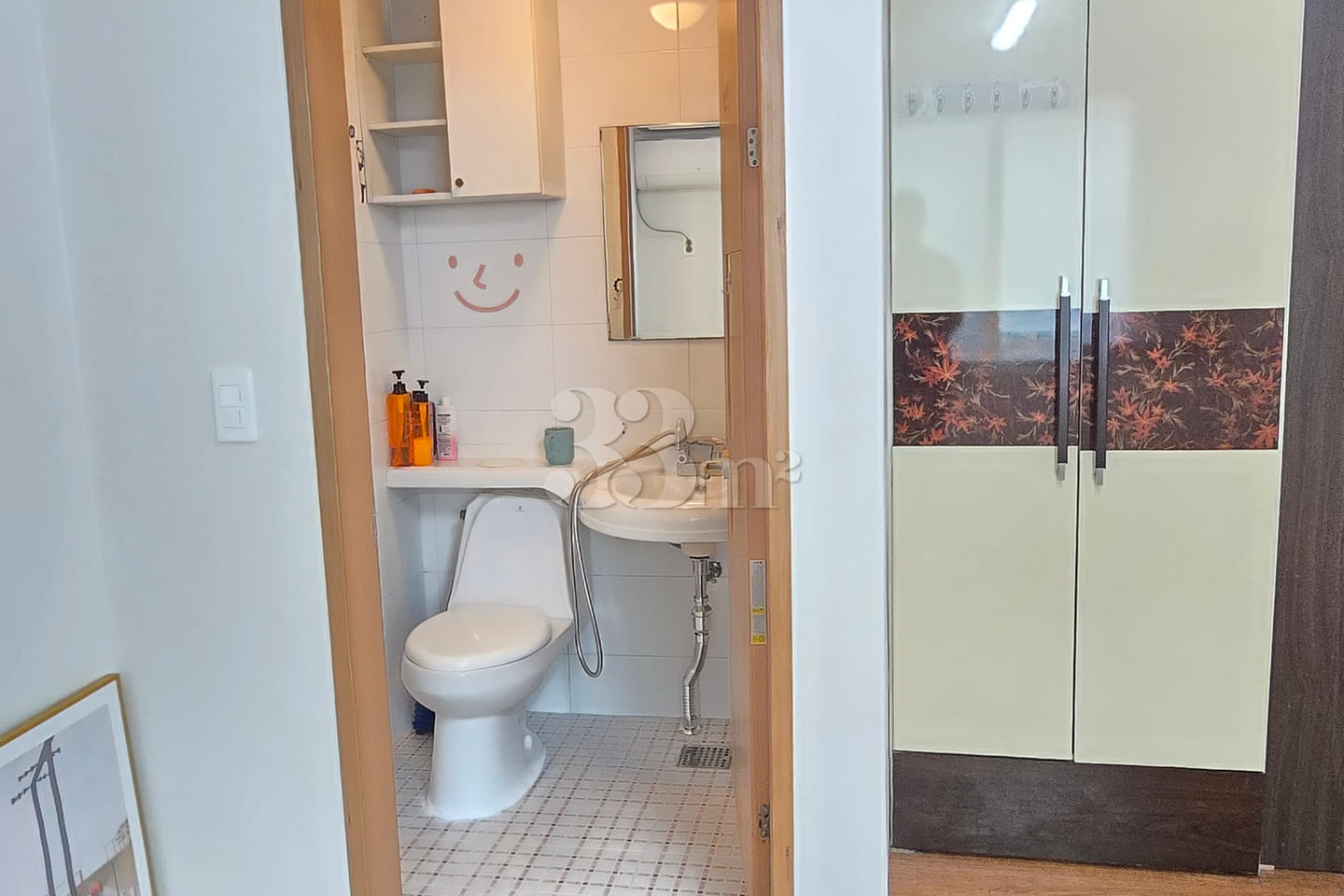 Room 301 9th image