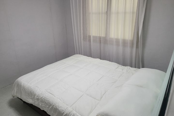 Pyeonghwa Housing Unit 102 12th image