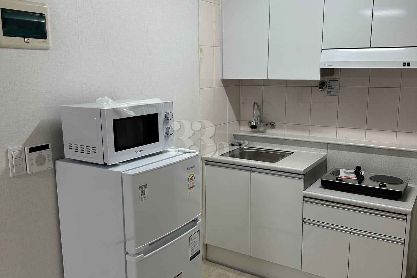 Studio apartment near the subway station, ful 2th image