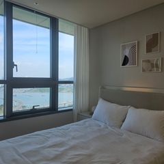 Songdo, fully furnished, 33rd floor Unit Image