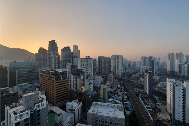 Special Price: Top-floor unit near Lotte Depa 0th image
