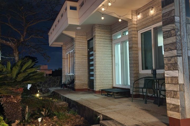 Seogwipo Private Villa with Whirlpool and Gym 9th image