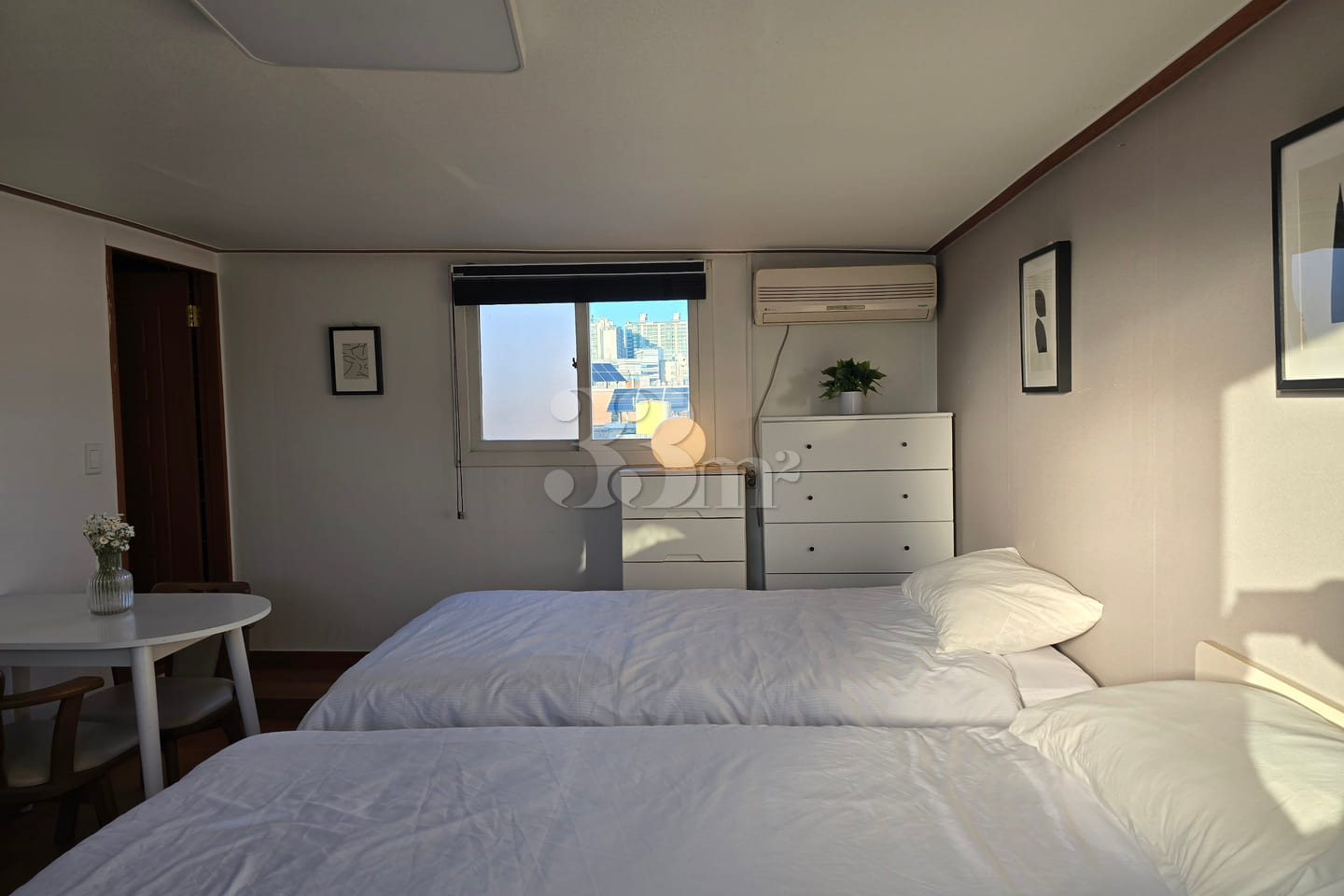 2 beds, separate kitchen 7th image