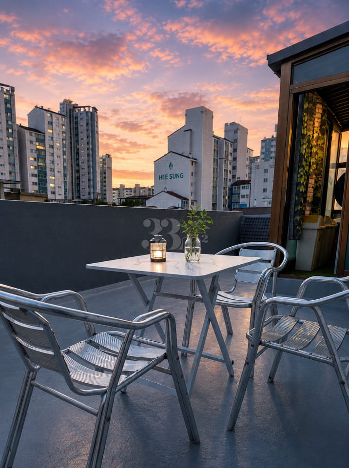 Two large bedrooms and a spacious outdoor ter 0th image