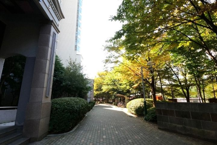Located a 5-minute walk from Guseong Station 12th image