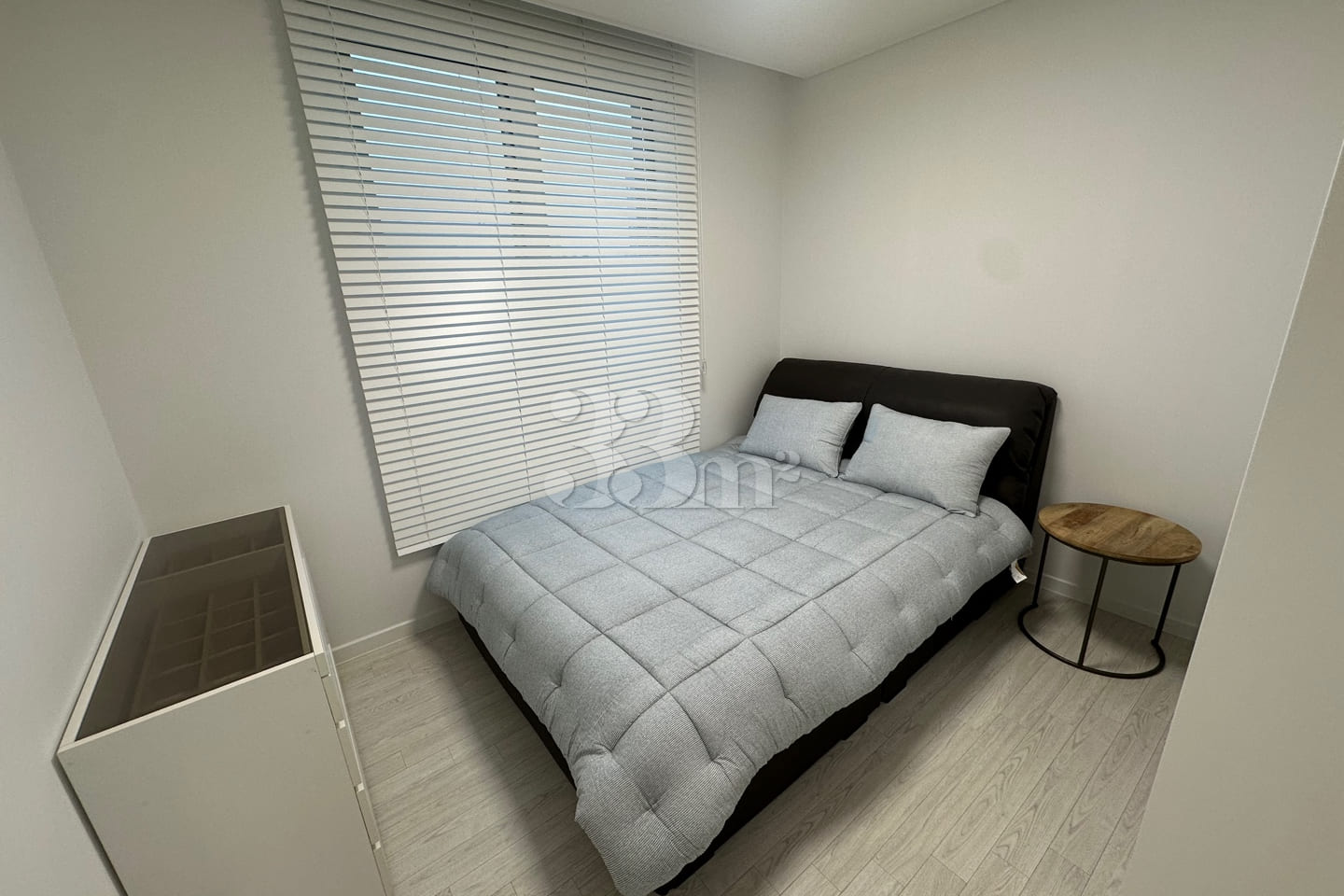 Brand-new two-room unit, parking available. 5th image