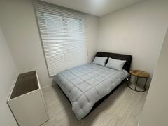 Brand-new two-room unit, parking available. 5th image