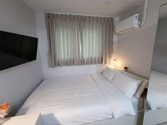 Queen Bedroom 3th image