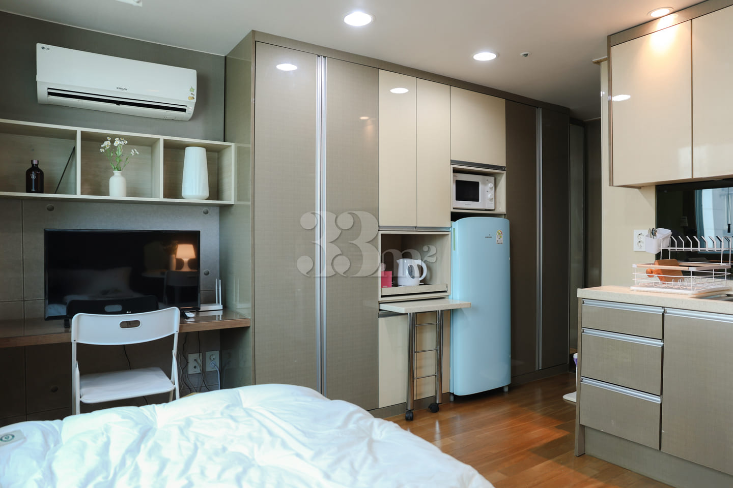 Fully furnished ❤️ Free parking ❤️ 1 minute f 7th image