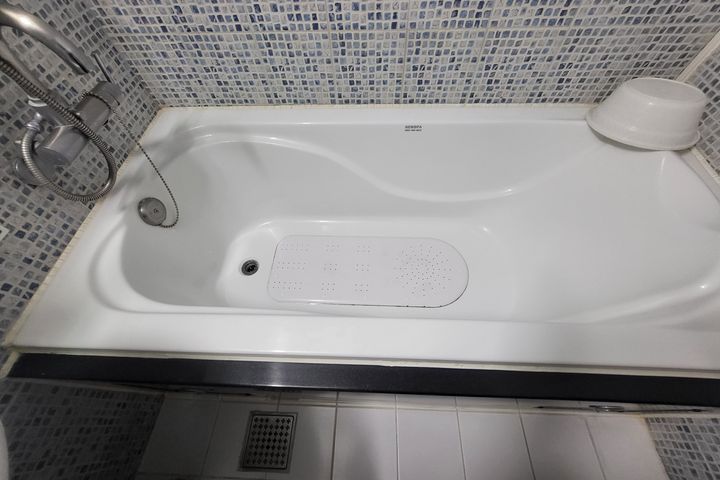 Standard room, one double bed 4th image