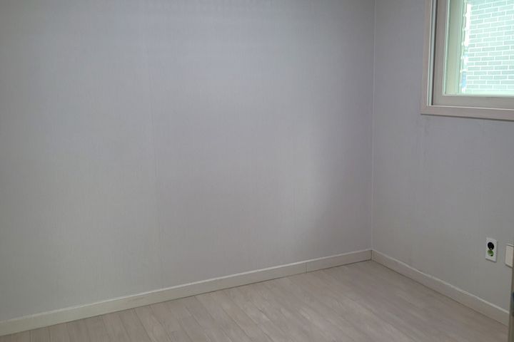 Newly built, spacious, and clean. 3th image
