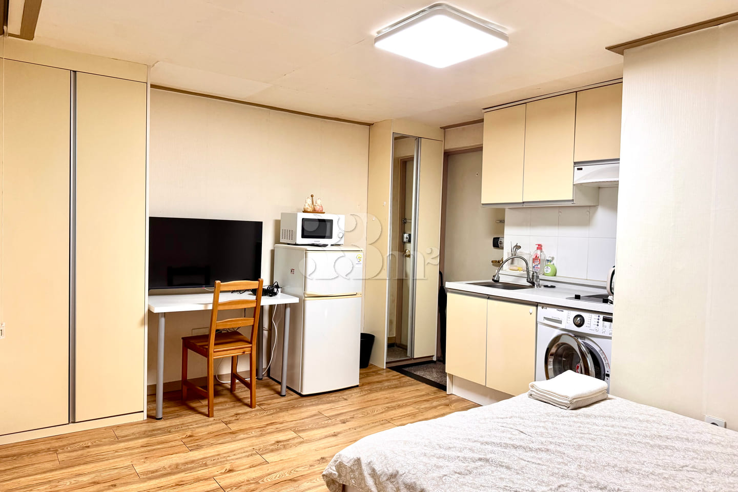 2 minutes from Nonhyeon Station (studio apart 0th image