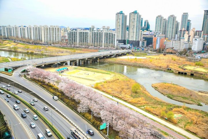 2 minutes from Yangpyeong Station 💚 River Vi 7th image