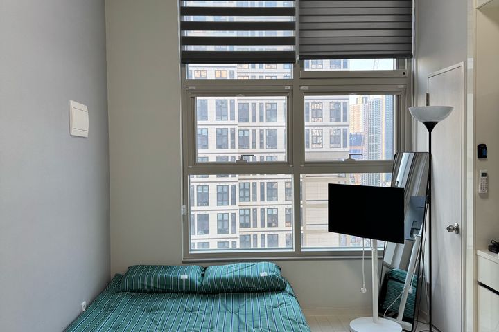 On House 1th image