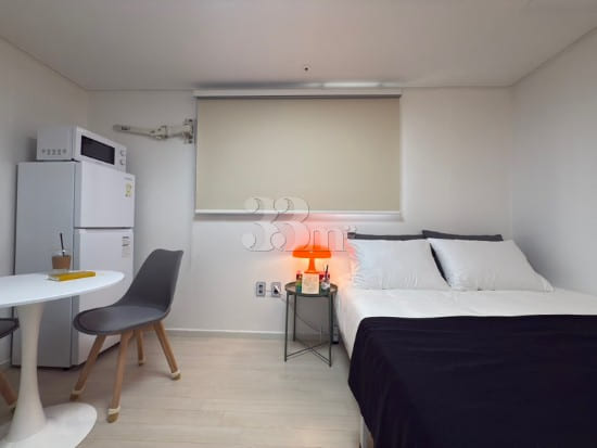 Cozy Room 4th image