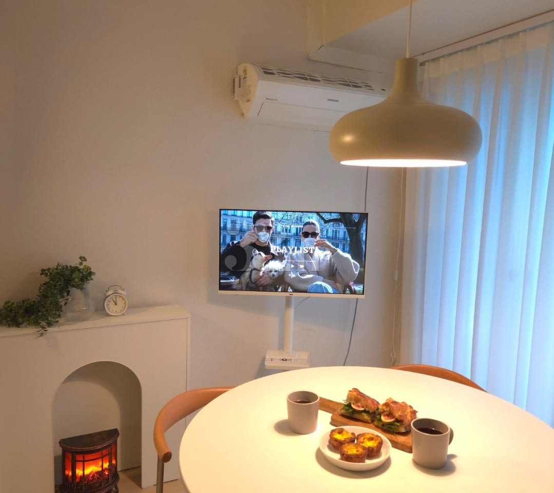 3 minutes from Hapjeong Station, Hongdae, Man 3th image