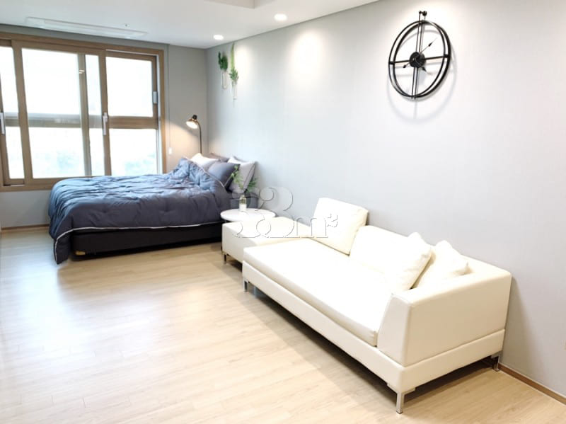 Subli House by the Seongsan Sea 0th image