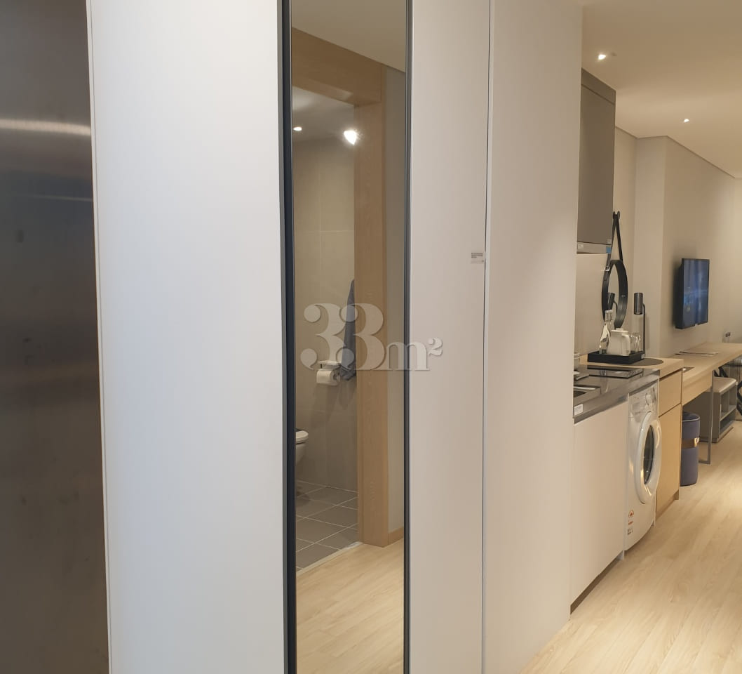 Top-floor hotel-style studio with a view of C 3th image