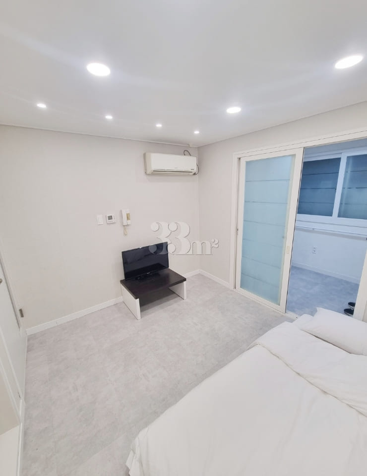 Remodeled, fully furnished H210 5th image