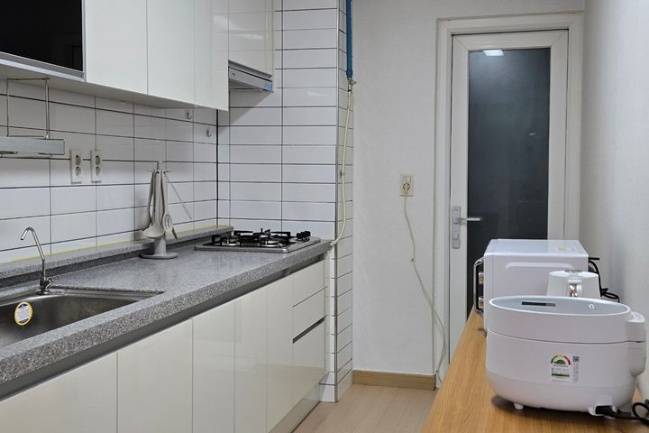 💙Great natural light, 3 bedrooms, fully furn 12th image