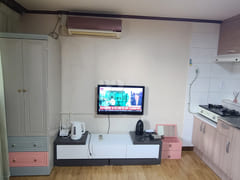 Nuriel Studio, Unit 402 5th image