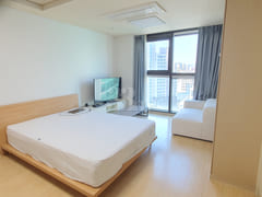 Quiet area near Sinnonhyeon Station and Gangn 1th image