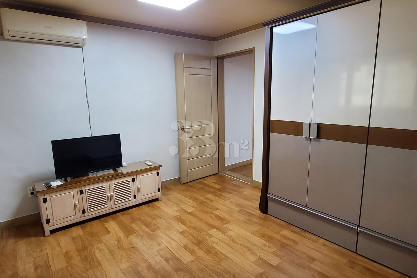 Quiet and clean two-room apartment 0th image