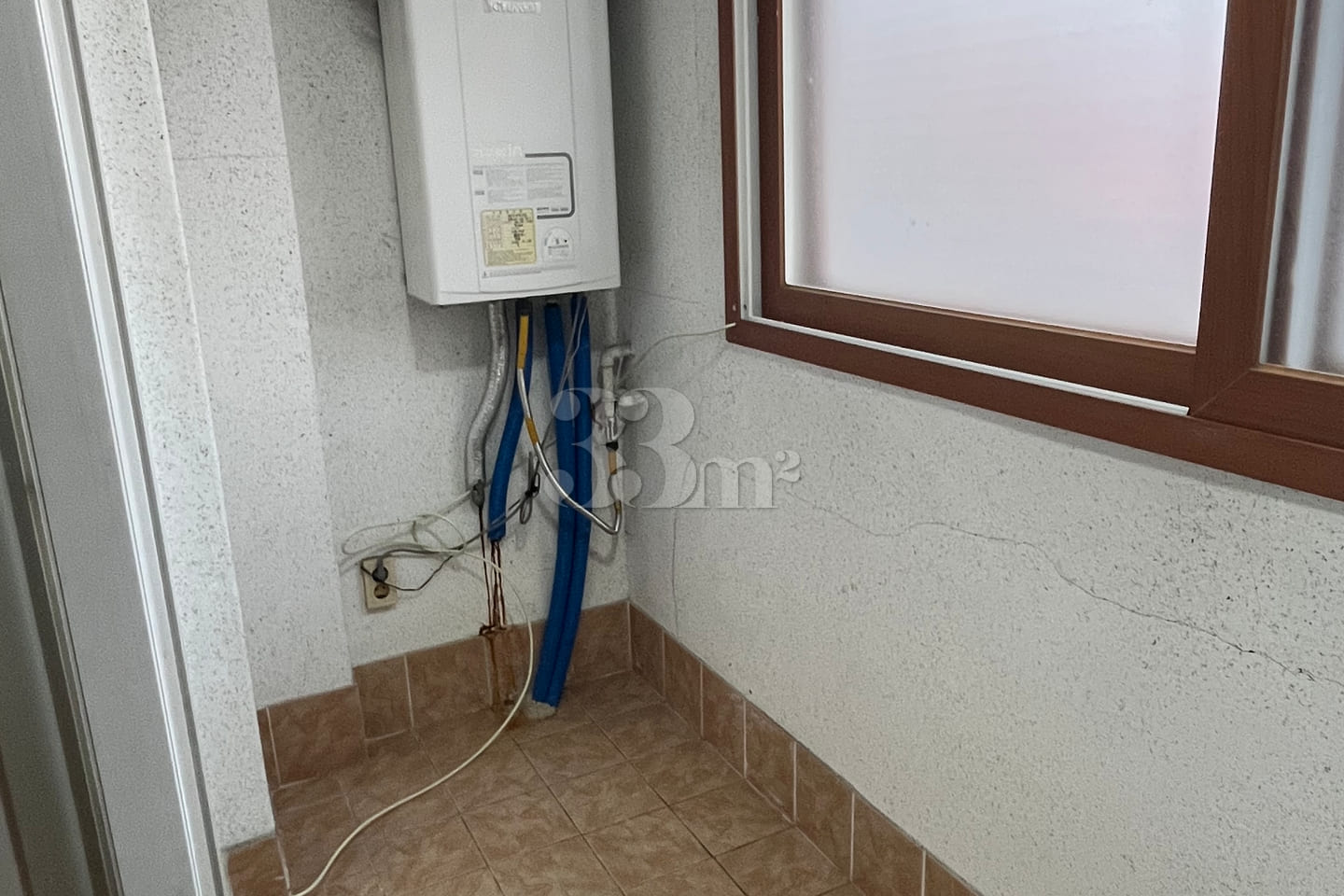 Room 201 6th image