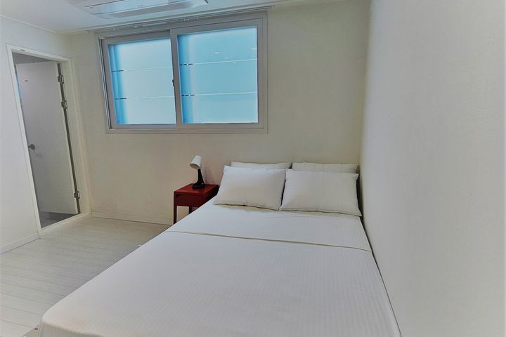 Fully furnished, comfortable home like your o 12th image