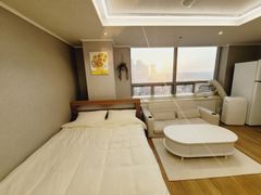 3 minutes from Hongdae Station ❤️ Yeonnam/Hap 3th image