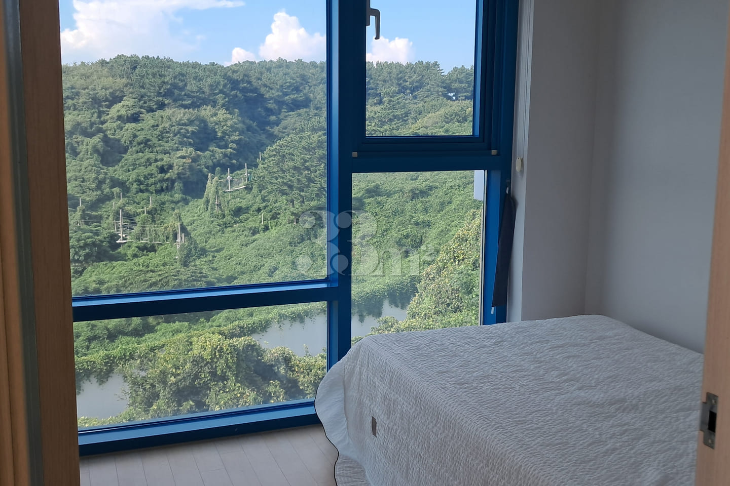 One-month stay in a two-room apartment with a 4th image