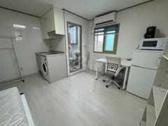 Studio apartment with a terrace near the back 4th image