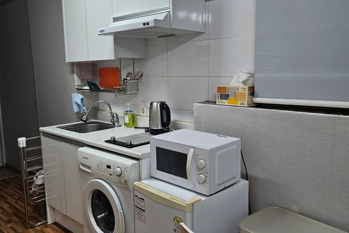 Studio apartment near Police Hospital Station 8th image