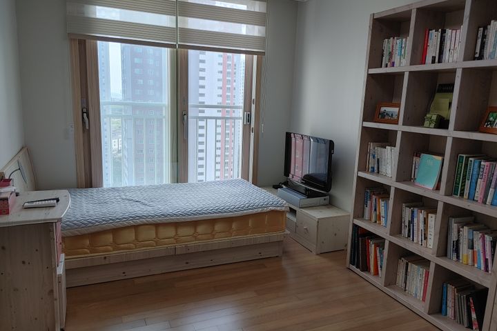 Spacious 3-bedroom apartment in Cheongna, Inc 5th image