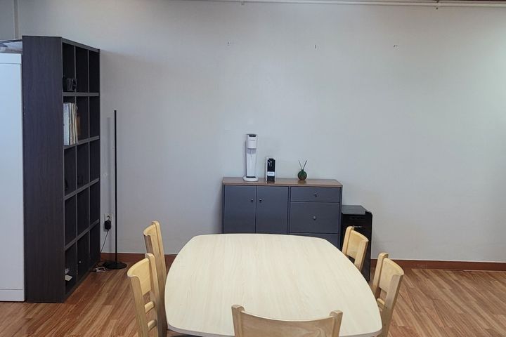 Studio with a view, sleeps 4 3th image